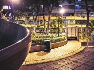 one night in Hong Kong colorful streetsituation in Hong Kong at night