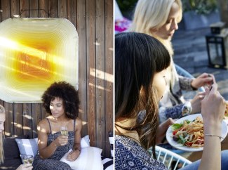 frieds having dinner on roofterrace